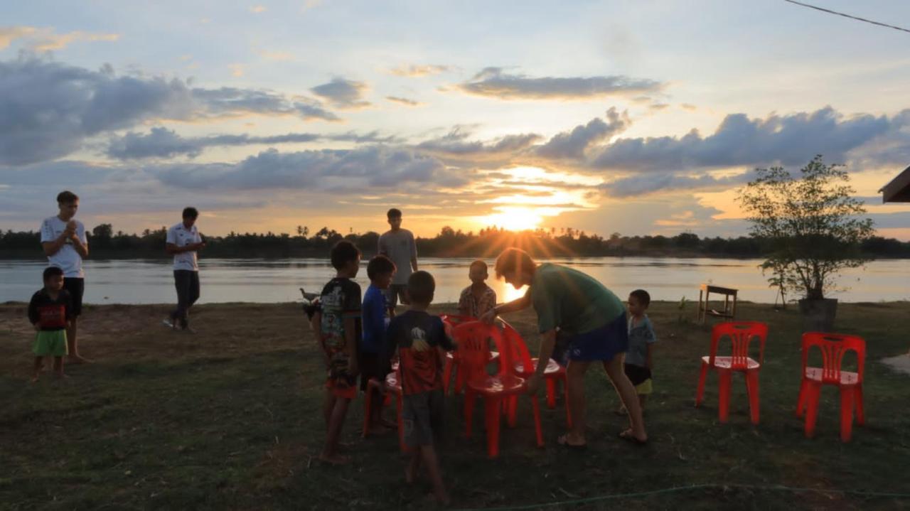 Vera Sunset Homestay Local Experience With Lao Family เมืองโขง ภายนอก รูปภาพ